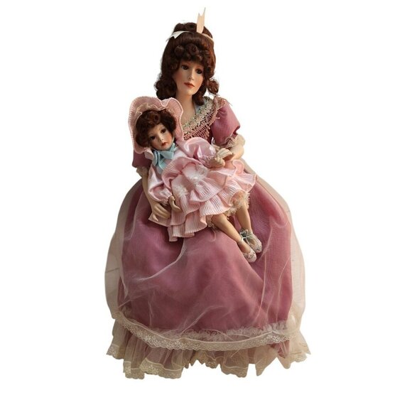 Paradise Galleries Timeless Love Tender Moments Set Porcelain Sitting Doll 1999 - Picture 6 of 13